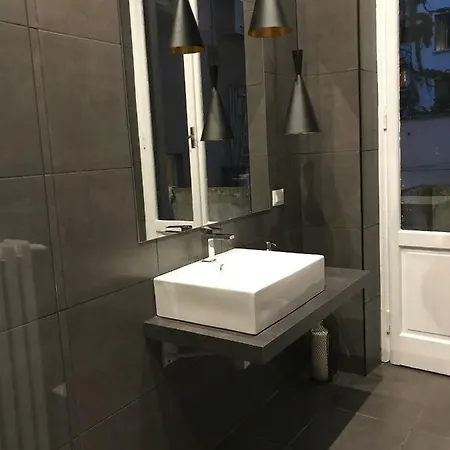 Porta Venezia 1 *